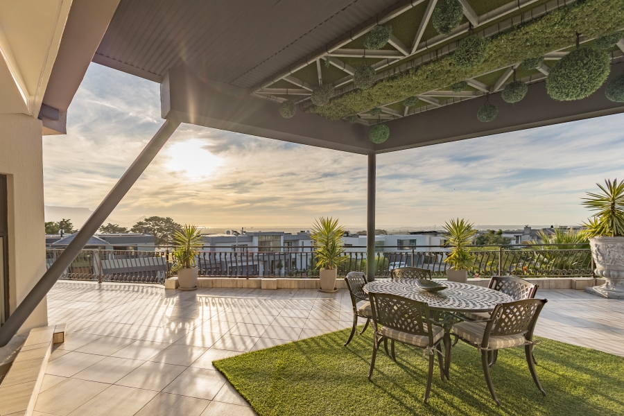 4 Bedroom Property for Sale in Baronetcy Estate Western Cape